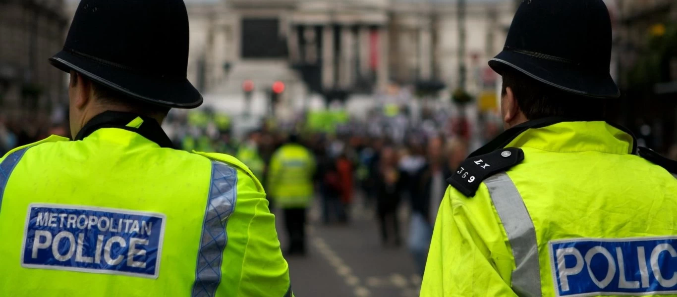 Λονδίνο: Άνδρας επιτέθηκε με μαχαίρι σε αστυνομικό